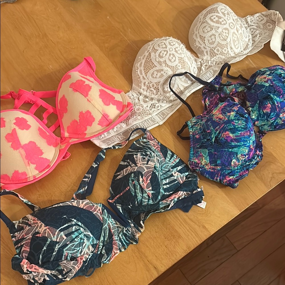 Floral and Lace Women's Bra Set